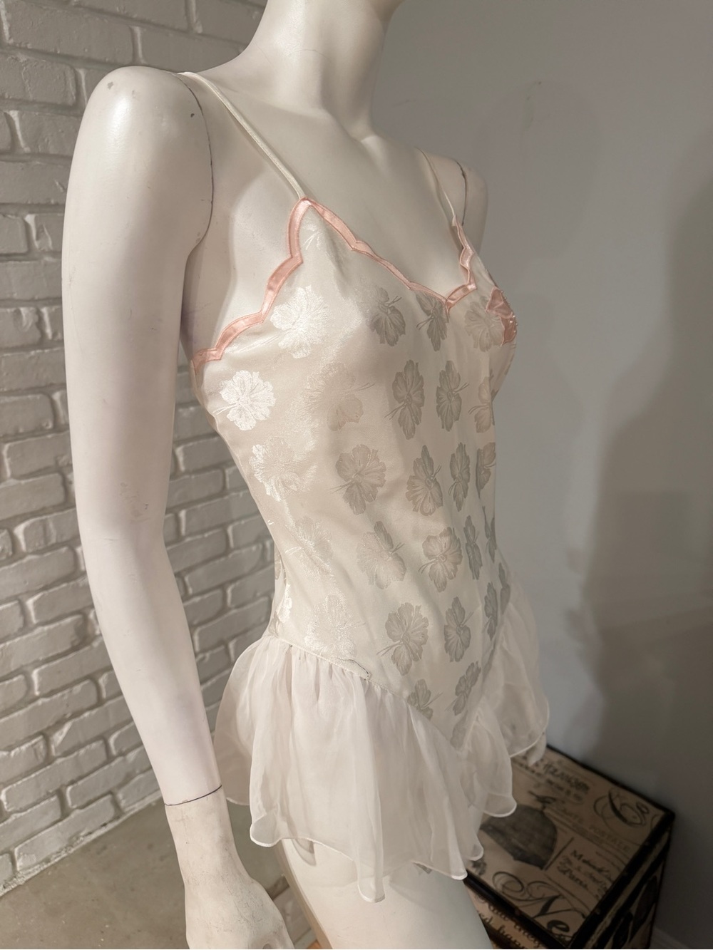 Vintage Gold Label Victoria’s Secret Teddy Bodysuit S Ivory Floral Satin Chiffon - Picture 9 of 13